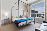 Deluxe One-Bedroom Apartment