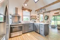 Historic Charm and Modern Luxury 6 Mi to Stowe Mtn - Chambres d’hôtes Stowe