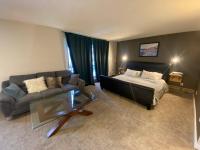 Close To Whyte University New Renovation - B&B Edmonton