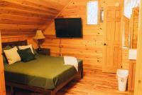 Ole Red Retreat - 10 minutes to Gatlinburg & Great Smoky Mountains - Chambres d'hôtes Gatlinburg