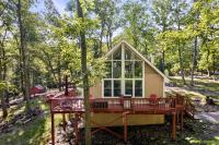Modern Cabin w Hot Tub & Indoor Pool Gym Access! - B&B