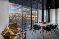 Architectural Delight On Lonsdale - Ferienwohnung