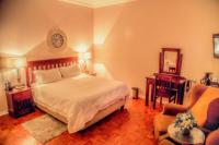 Zimmer mit Kingsize-Bett