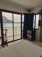 Deluxe Double Room with Balcony and Sea View