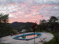 CHÁCARA DOMINGOS MARTINS - SANTO GRAAL - Montanhas, Corredeiras, Piscina, Natureza e Paz - Ferienwohnung