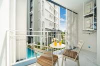 Appartement met Uitzicht op het Zwembad