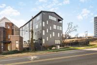 Stunning Home with Garage and Patio Walk to Restaurants 12 South and Belmont - Chambres d'hôtes Nashville