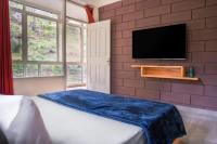 Apartment with Mountain View