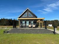 Sunrise Cabin- The Loft - secluded Beach front guest house - Bed and Breakfast Sandspit