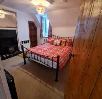 Attic Studio 1st Floor with Private Facilities