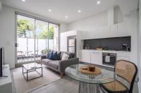 Modern 1-Bedroom Retreat - Bed and Breakfast Sydney