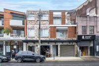 Modern 1-Bedroom Retreat - B&B Sydney