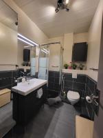 2 bd 16th Arrondissement Trocadero Sleeps 4 to 6 Eiffel Tower - Chambres d’hôtes Paris