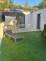 Maison moderne jardin piscine et parking prives, près d'Aix Centre - B&B