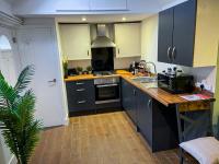 Stylish Bungalow upto 6 guests - Long Term Contractor Apartment - B&B Caversham