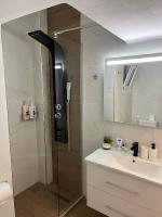 Irene Beach Front Luxury Suite - B&B Peraía