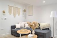 New Flat near Luton Airport FREE PARKING - B&B