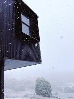 Luxury Alpine Stay with Epic Views at Mt Buller foothills - B&B Merrijig