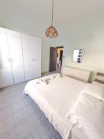 Travelliving •Casa Margarita•, Beachfront - Ferienwohnung Marina di Ragusa