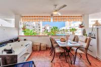 Apartment with pool view - B&B Los Cristianos