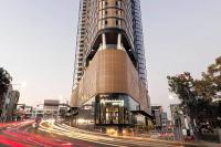 Deluxe 2BD Apt with Infinity Pool - Bed and Breakfast Brisbane