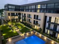 Duplex apartment in embassy gardens - B&B
