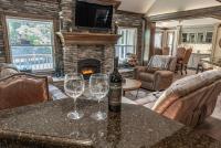 Lux Western Cabin Pool Table Ping Pong Vibes - B&B Shaver Lake