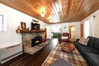 The Cedar House Prime Spot Kayaks & Cool AC - Chambres d'hôtes Shaver Lake