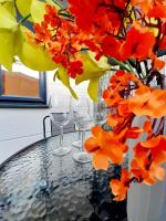 3BR House with 3 Bathrooms - Families - Professionals - Relocators - NEC - BHX - HS2 - JLR - Travel Cot Available - Pets Welcome - Free Parking - B&B