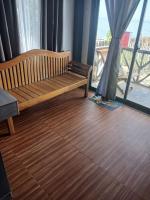 Zyrine Homestay - Seawall Side - B&B Burgos