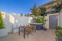 Earthy Haven-Minimalist Luxury Studio & Hot Tub - Chambres d’hôtes Rhodes