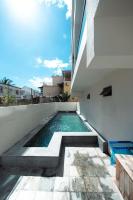 Stylish 2-Bedroom Apt, 4min Walk to Beach - RC7 - B&B