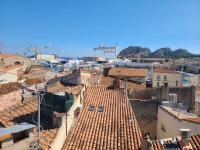 Joli Cocon - Meublé de tourisme classé 2 étoiles - Terrasse - Parking - B&B La Ciotat