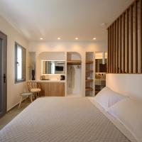 Deluxe Suite with Outdoor Hot Tub and Caldera View