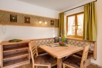 Apartamento de 1 dormitorio con balcón y vistas a la montaña 