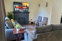 Comfortable Home Near Downtown & AT&T Center - Bed and Breakfast San Antonio