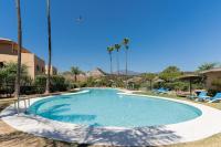 Seaview 2BR Penthouse with Terrace & Pool Access - Bed and Breakfast Estepona