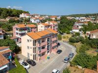 J&J apartment NEW MODERN ELEGANT With Balcony and Loggia - Free Private Parking - Fast Wi-Fi and 3 AIR conditioners - Chambres d'hôtes Pula
