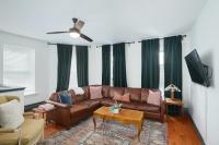 Large Bi-level Apartment in Heart of Manayunk - B&B