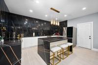 Uptown Family Apt 5BR Sleeps 20 with Pool - Chambres d’hôtes Houston
