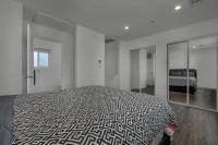 Modern 2 Levels One-Bedroom Retreat in central Location in Hollywood - B&B