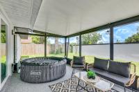 16 Mi to Downtown Tampa Home with Hot Tub! - Ferienwohnung