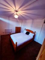 Spacious 2 bedroom Flat close to Gatwick Airport - Chambres d’hôtes