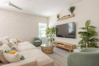 4 Bedroom 3 Full Bath Boho Oasis Saltwater Pool Near Downtown, North of Hyde Park Sleeps 12 Pets OK - B&B