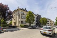 Elegant 1BR Retreat with Patio Near Kirchberg - Chambres d'hôtes Luxembourg
