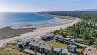 Beachfront Luxury Suite #15 at THE BEACH HOUSE - B&B Campbell River