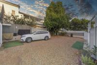 Detached Double Bedroom in Shared Apartment - B&B Brisbane