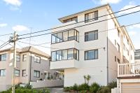 Pristine 2-Bed With Expansive Beach Views - B&B