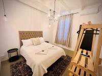 Comfort Queen Room