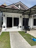 Modern House with 2 Bedrooms - B&B Kampungdurian